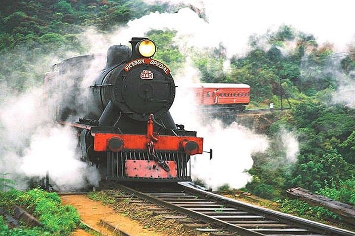 Nuwara Eliya by Train and Car: 2-Day Tea Country Journey from Badulla to Kandy photo 3