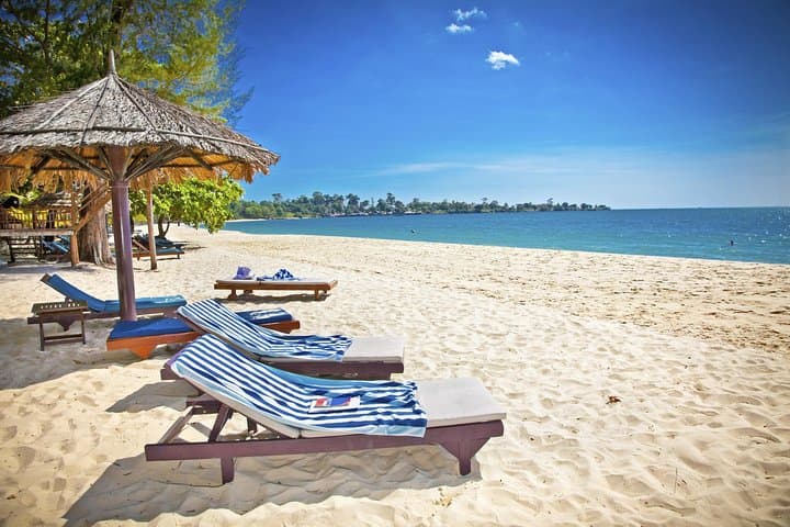 Sihanoukville Shore Excursion: Best of City, Temple & Beach from Cruise Port