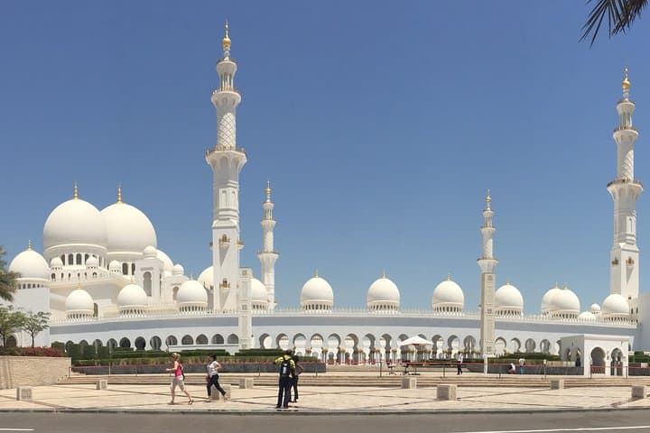 Private Abu Dhabi Day Tour from Dubai: Grand Mosque, Louvre & Corniche Highlights photo 6