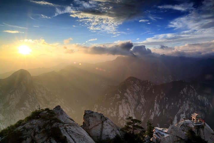 Xi'an to Mount Huashan by Bullet Train: Day Hike to North Peak photo 6