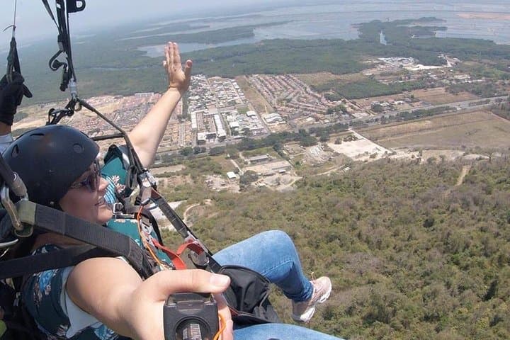 Tandem Paragliding Over Guayaquil: Cerro Blanco Sky Views