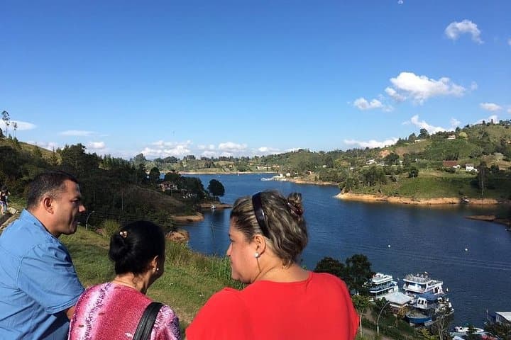 Medellín in 3 Nights, 4 Days — City, Cable Car & Peñol Rock Day Trip photo 2