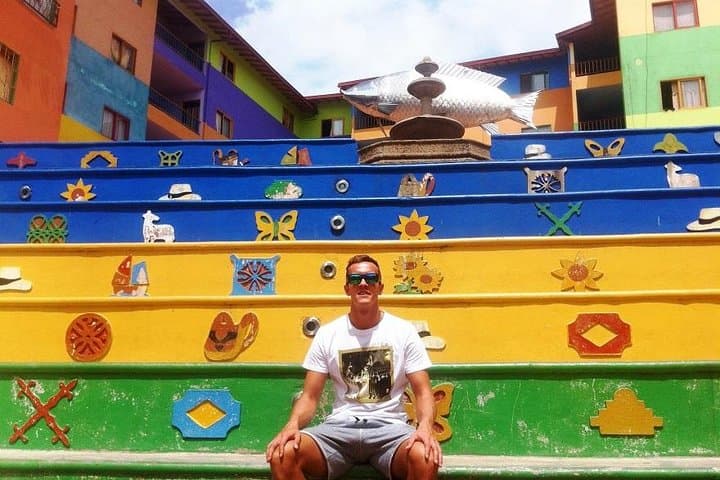 Climb La Piedra and Wander Guatapé: Full-Day Tour from Medellín photo 3