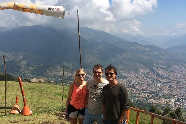 Medellín Paragliding and Christmas Lights: A Private Day-to-Night Flight photo 5
