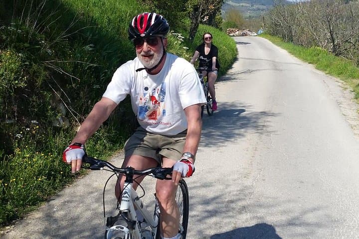 Full-Day Tuscan Countryside Bike Tour: Wine, Hills & Olive Groves photo 2