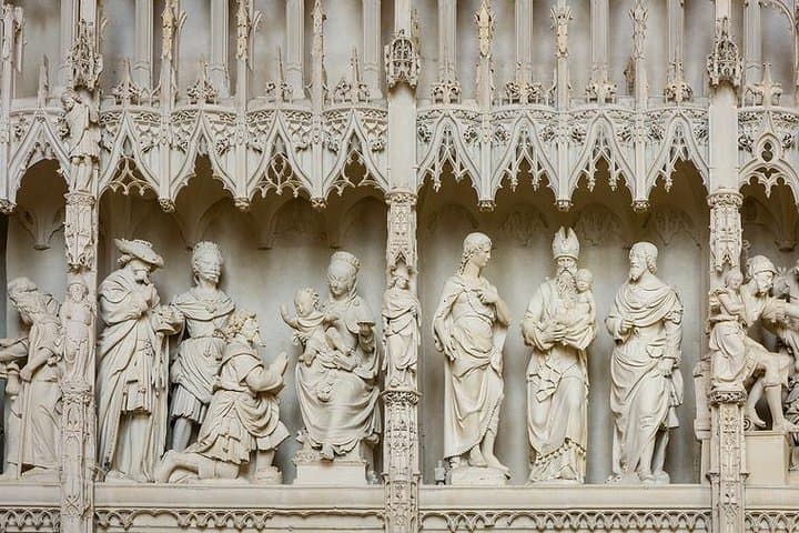 Private Excursion to Chartres Cathedral: Stained Glass, Gothic Geometry & Easy Day Trip from Paris photo 4