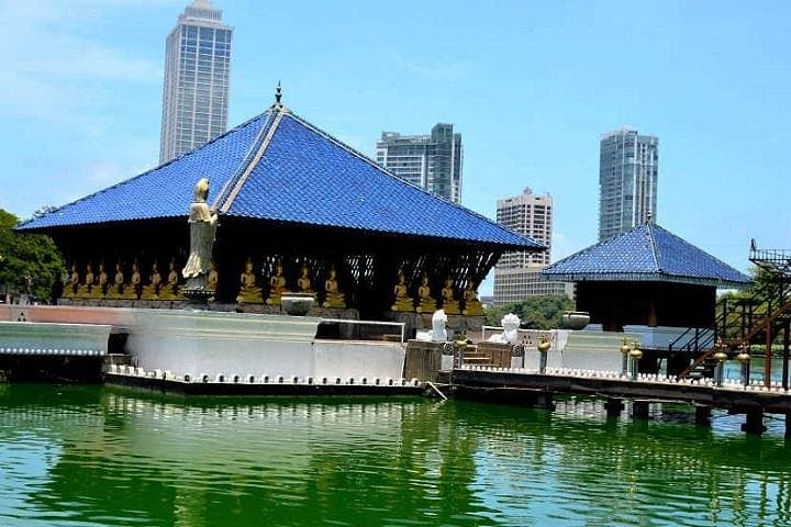 Private Half-Day Colombo City Tour — Temples, Colonial Sights & Beira Lake