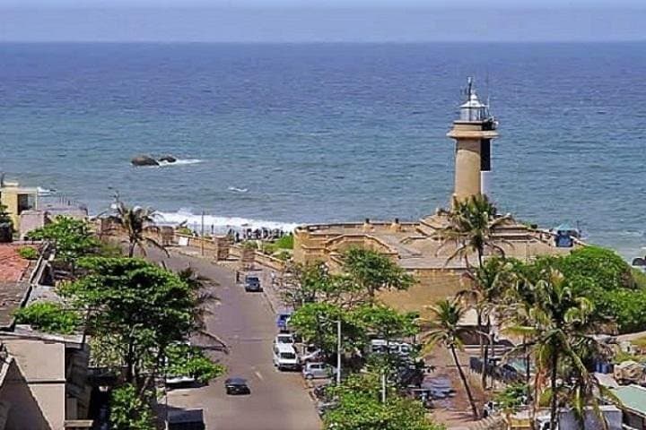 Private Half-Day Colombo City Tour — Temples, Colonial Sights & Beira Lake photo 2
