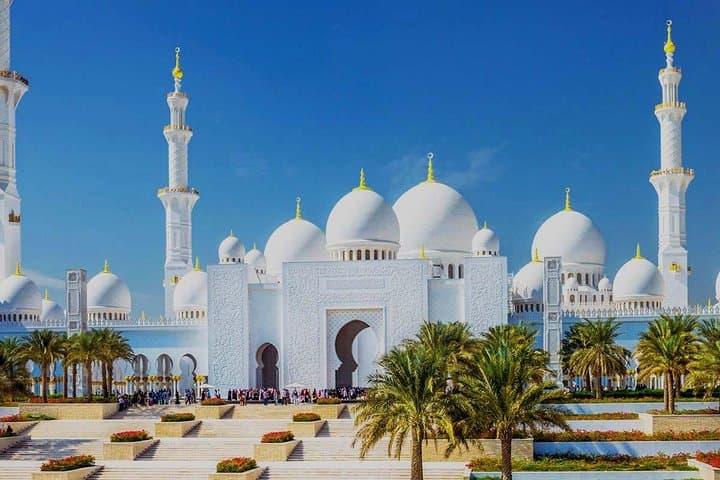 Abu Dhabi Day Trip from Dubai: Sheikh Zayed Mosque, Corniche & Heritage Stops