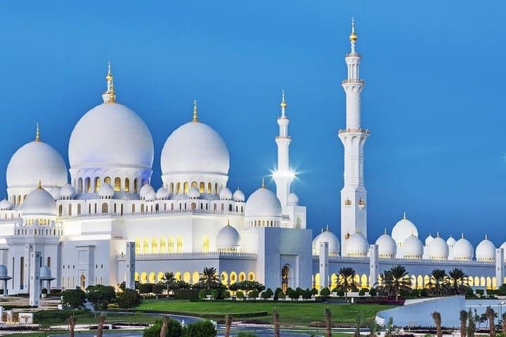 Abu Dhabi Day Trip from Dubai: Sheikh Zayed Mosque, Corniche & Heritage Stops photo 2