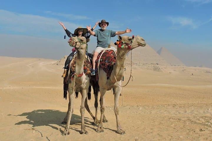 Private Full-Day Tour: Pyramids of Giza & Egyptian Museum in Cairo