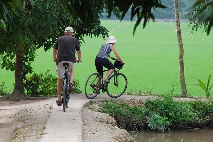 Hoa Lu and Tam Coc Day Trip from Hanoi — Sampan Caves & Ancient Capital photo 3