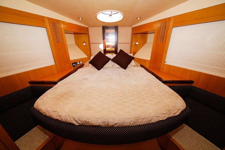 Luxury Yacht Cruise Dubai Marina: Palm Jumeirah, Burj Al Arab & Atlantis Views photo 3