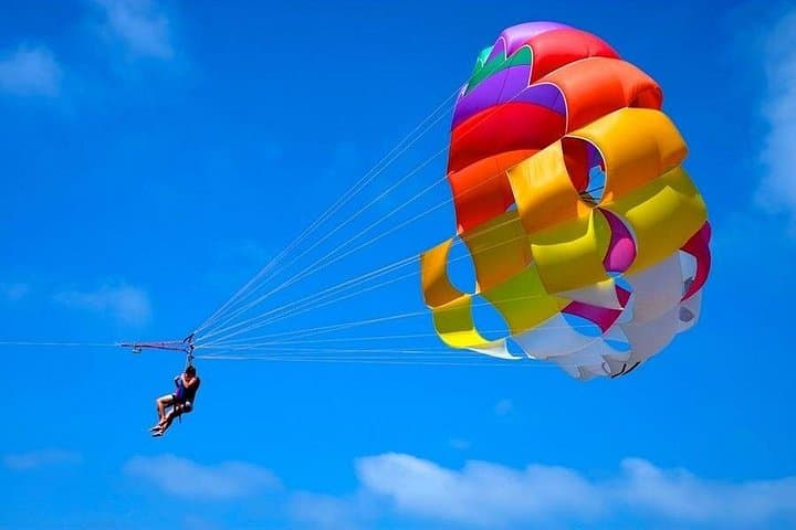 Hurghada Parasailing Over the Red Sea: 30-40m Flights with Hotel Pickup photo 1
