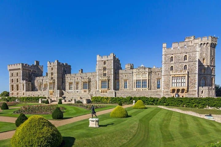 Private Windsor Castle Transfer from London — Skip-the-Line Tickets & Audio Guide