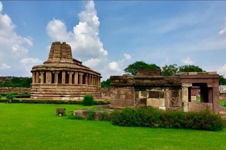Badami Aihole Pattadakal Day Tour from Hospet — Chalukya Temple Circuit photo 1
