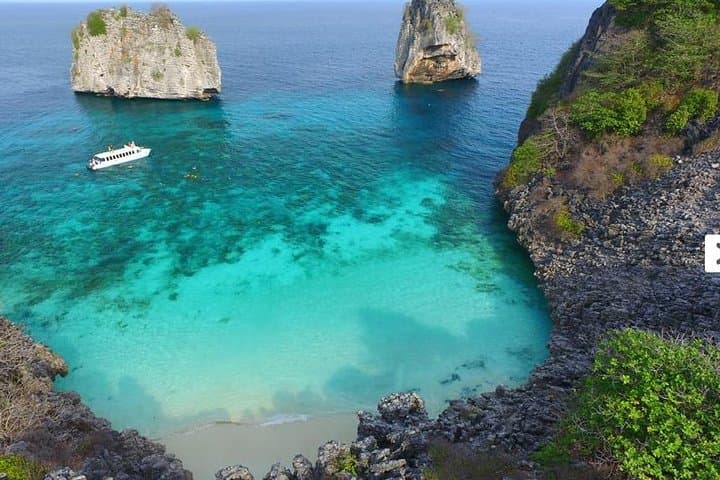 Rok Island Catamaran Snorkeling — Day Trip from Phuket to Koh Rok photo 2