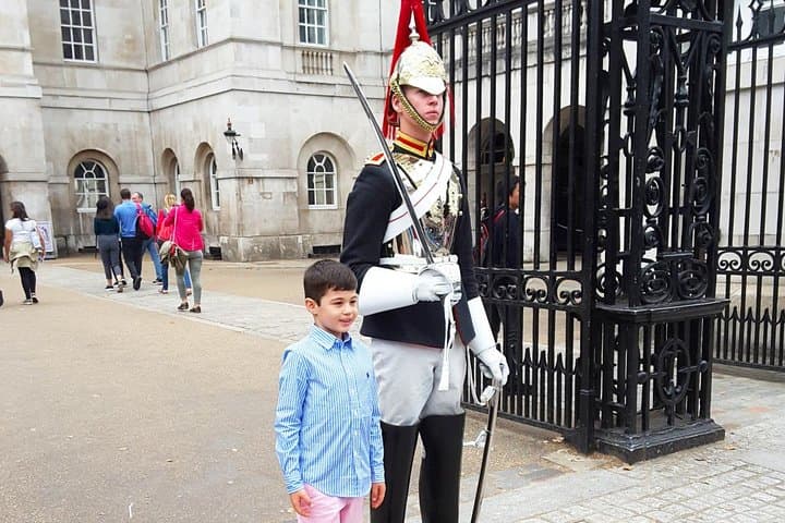 Kid-Friendly London Walking Tour — Westminster, Buckingham Palace & Downing Street photo 1