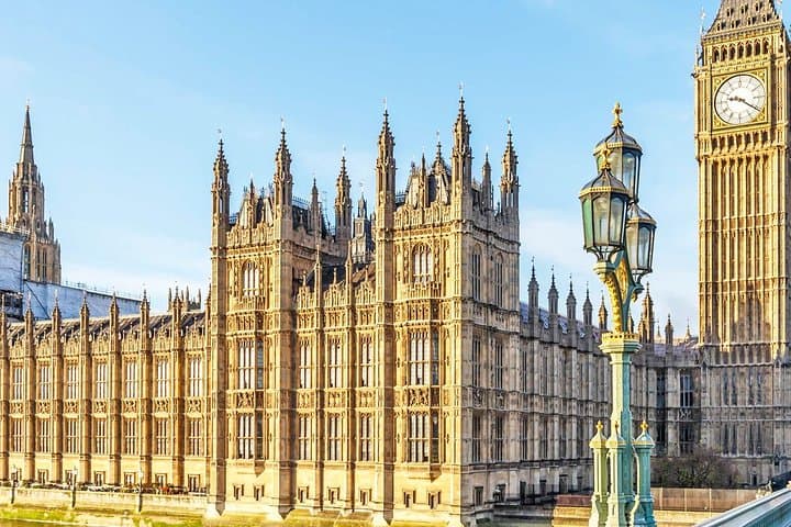 Kid-Friendly London Walking Tour — Westminster, Buckingham Palace & Downing Street photo 2