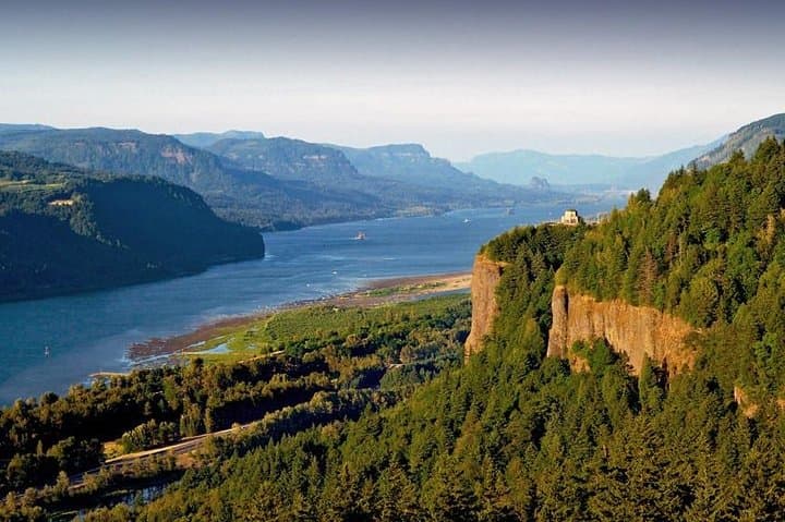 Private Columbia River Gorge Waterfalls Tour from Portland