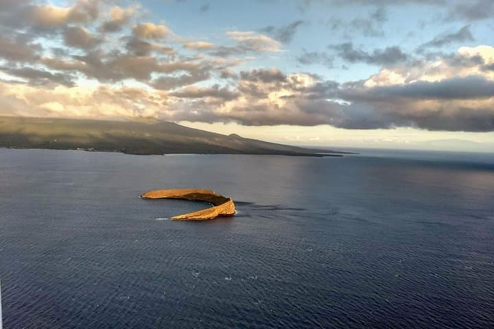 Private Maui Circle-Island Air Tour — Waterfalls, Lava Flows & Molokini Views photo 3