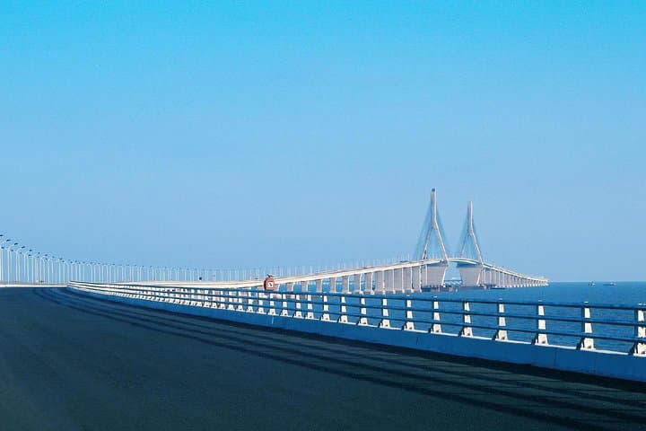 Drive to Donghai Bridge & Yangshan Deep-Water Port — Private Transfer from Shanghai photo 1