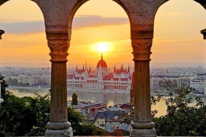 Private Full-Day Budapest City Tour by Air-Conditioned Car photo 5