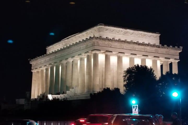 Illuminated Mall: Private Washington DC Night Tour of the Capital's Top Monuments photo 2