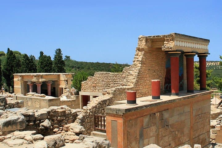 East Crete Day Tour — Knossos, Malia, Agios Nikolaos, Kritsa & Elounda photo 1