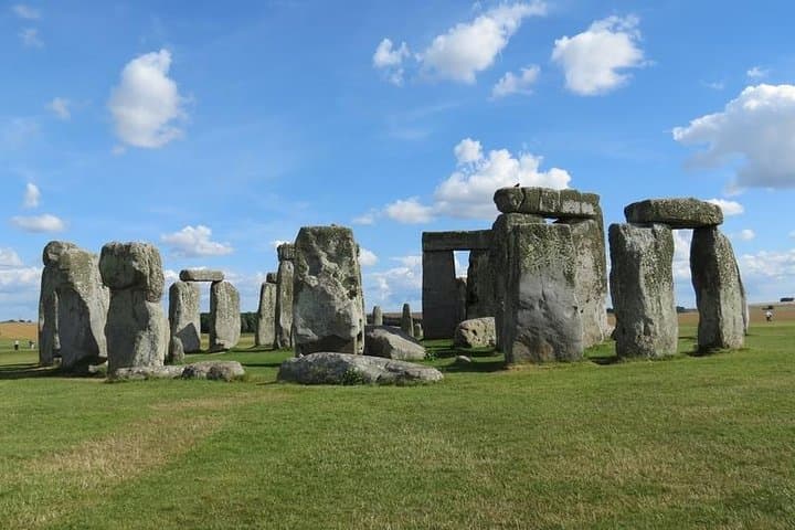 Private Stonehenge & Woodhenge Day Tour from London