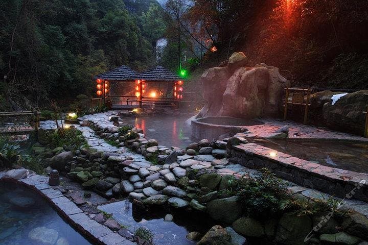 Full-Day Longsheng Hot Spring Private Tour from Guilin or Yangshuo