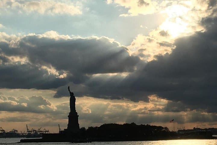 Discover History: Statue of Liberty & Ellis Island Tour photo 2