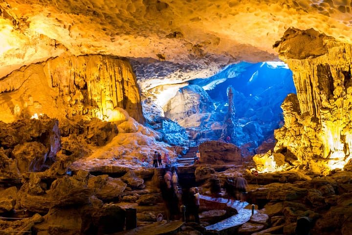 Private Halong Bay Cruise: Sung Sot Cave, Titop Island & Kayaking photo 5