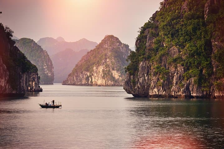 Private Halong Bay Cruise: Sung Sot Cave, Titop Island & Kayaking photo 6