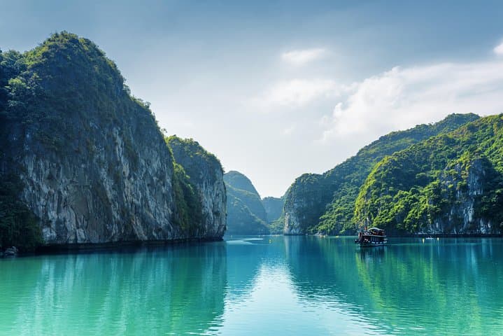 Private Halong Bay Cruise: Sung Sot Cave, Titop Island & Kayaking photo 3