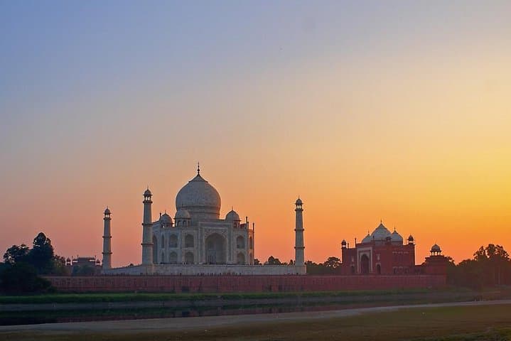 Sunrise at the Taj Mahal: Private Day Tour from Delhi to Agra photo 5