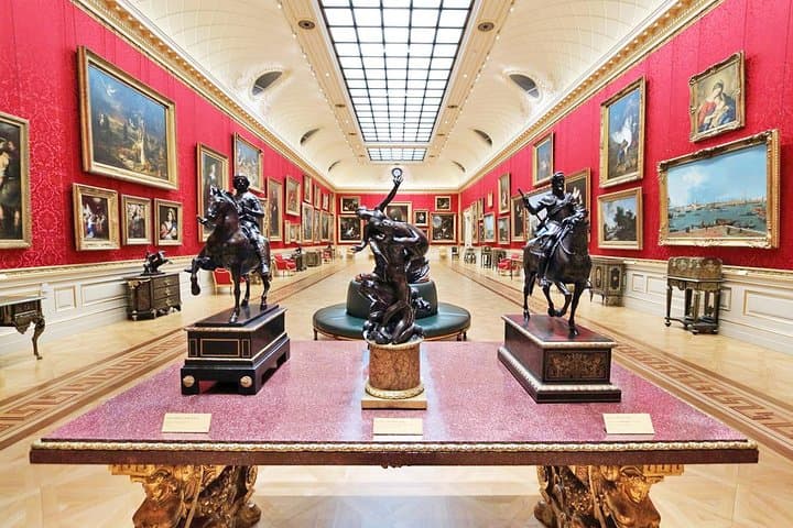 Kid-Friendly National Gallery Tour London — Private Family Guide to the National Gallery photo 2
