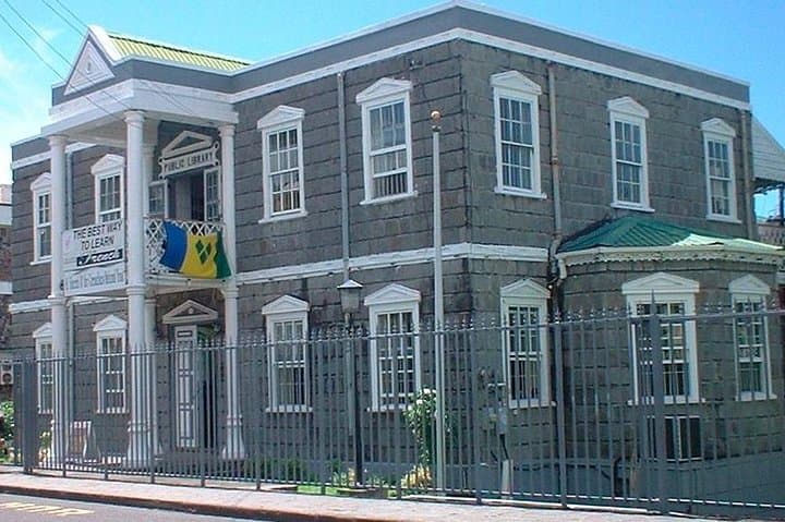 Kingstown Botanical Gardens & Villa Beach Tour: Fort Charlotte, Markets and Snorkel photo 2