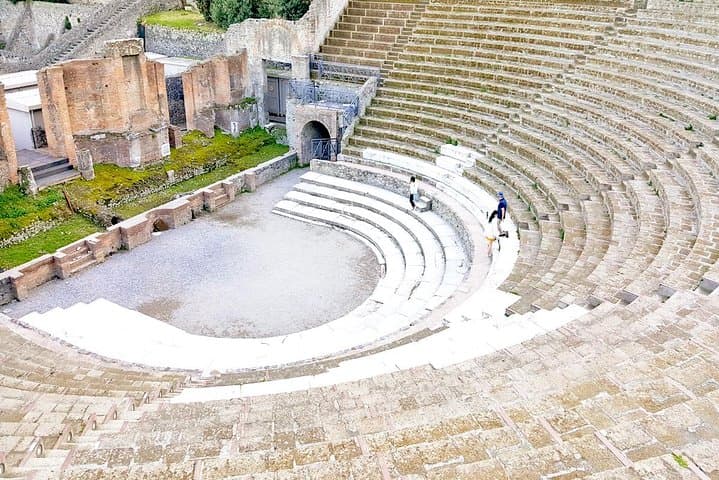 Private Pompeii Tour: Fast-Entrance Tickets & Exclusive Guide to the Ruins photo 2