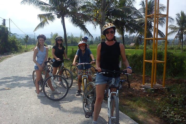 Lombok Bike Tour with Tropical Views: Rice Fields, Villages & Coast photo 2