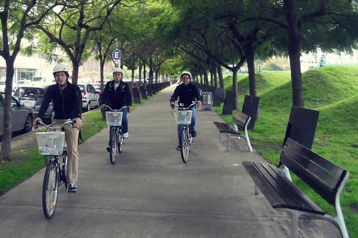 Cycle Palermo to Recoleta: 4‑Hour Bike Tour Through Buenos Aires’ Parks and Monuments photo 3