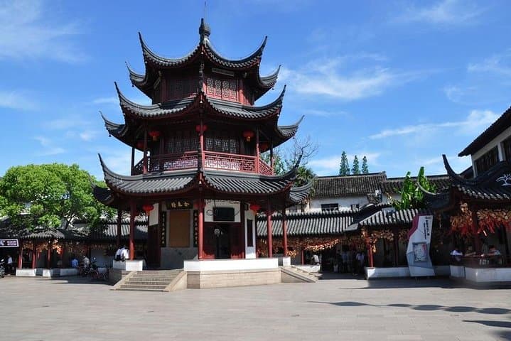 Qibao Ancient Town Private Walking Tour: Tea Tasting & Calligraphy Experience photo 3