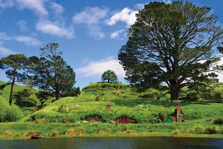 Hobbiton Movie Set Tour from Auckland: Half-Day Guided Experience with Lunch photo 5