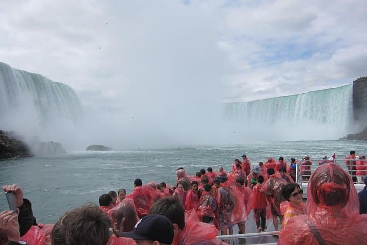 Luxury Private Tour of Niagara Falls from Toronto — Full-Day VIP Sightseeing & Niagara City Cruise photo 4