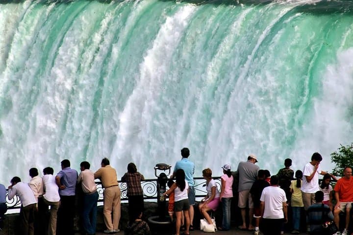 Niagara Falls Day Tour from Toronto: Boat Cruise & Scenic Stops