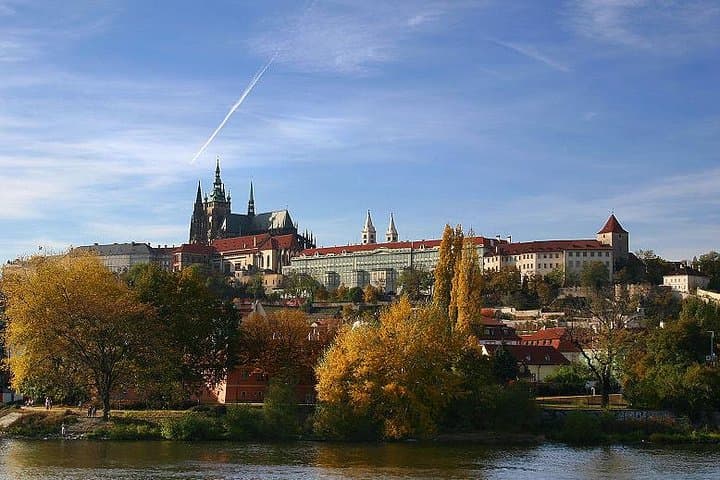 Private Transfer from Český Krumlov to Prague with Budweiser Budvar Brewery Tour