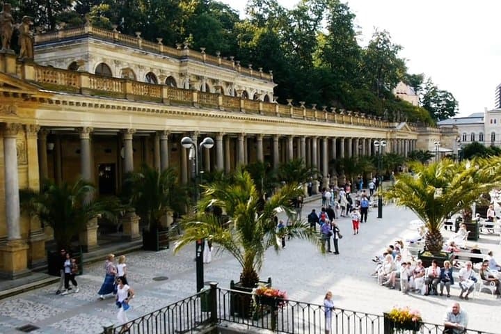 Private Transfer from Cesky Krumlov to Karlovy Vary — Scenic One‑Way Minivan Service
