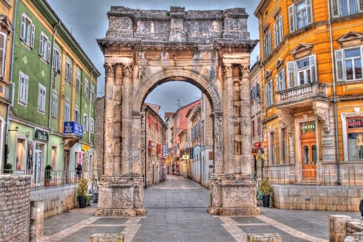 Plitvice Lakes Private Guided Tour from Zagreb with Transfer to Pula — A Day Among Turquoise Cascades