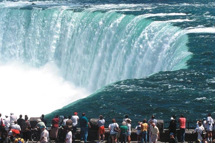 Private Niagara Falls Tour with Niagara City Cruise & Journey Behind the Falls photo 4