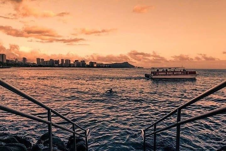 Waikiki Glass-Bottom Boat Sunset Cruise from Kewalo Basin photo 2